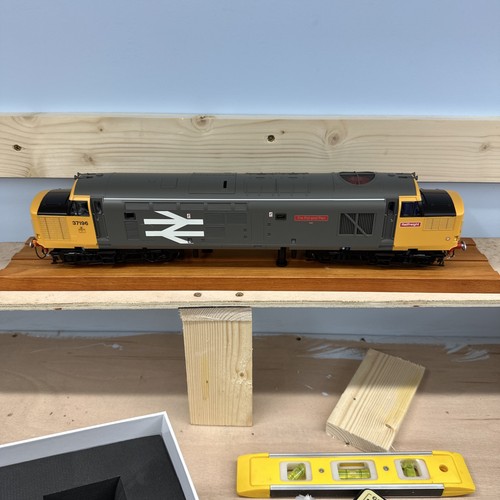 Heljan 3732 class 37 - -,