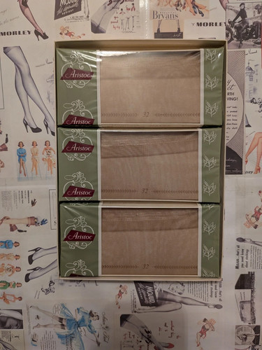 Full box aristoc stockings - full,