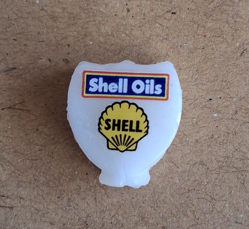 Plastic shell oils petrol pump - plastic,