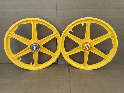 Bicycle plastic yellow mag - 20",