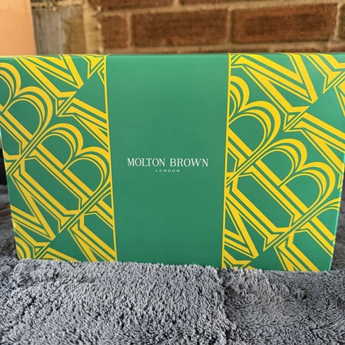 Molton brown london - brown,