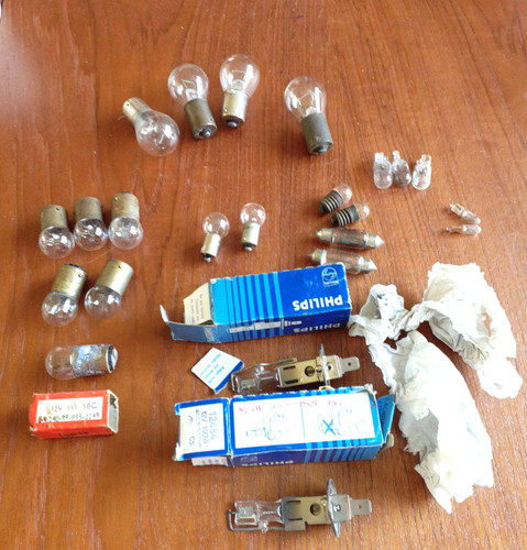 Various light bulbs - bulbs, 6,