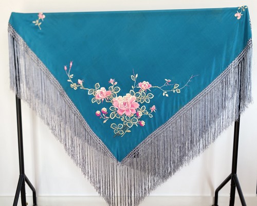 Extra large antique silk piano - large,