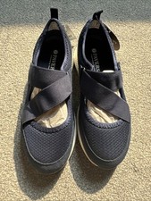 Ladies Navy Blue Memory Foam Pavers Size 5 New With Tags