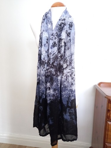 Large ombre scarf with