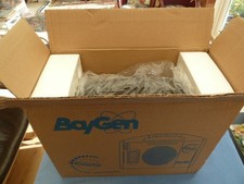 "BAYGEN" FREEPLAY FPRI WIND-UP AM/FM SHORTWAVE PORTABLE RADIO