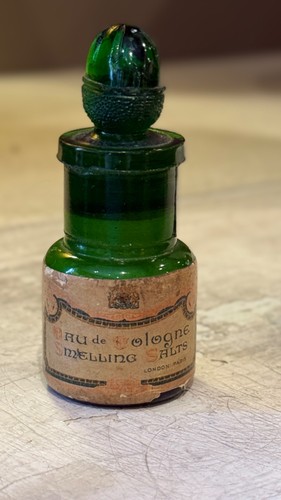 Victorian emerald green - emerald,