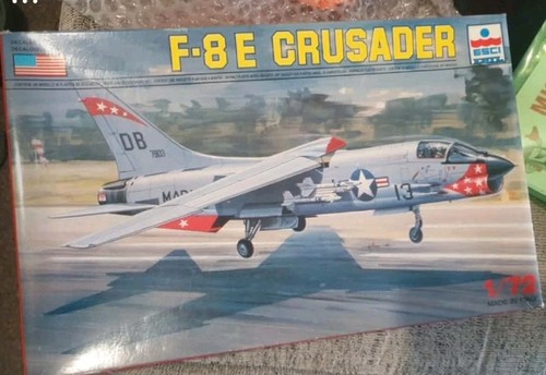 Esci scale 8e crusader - f-8e,
