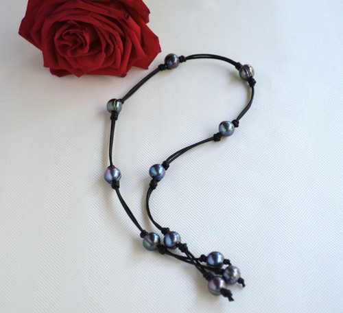 Pearls leather necklace - pearls, on