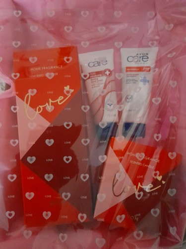 Avon gift sets various items - sets,