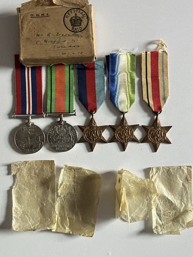 Wwii medals with box - wwii,