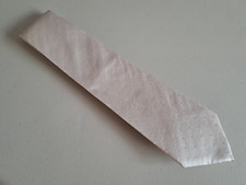 HAWES & CURTIS SILK NECK TIE - STRIKING DESIGN, GREAT GIFT