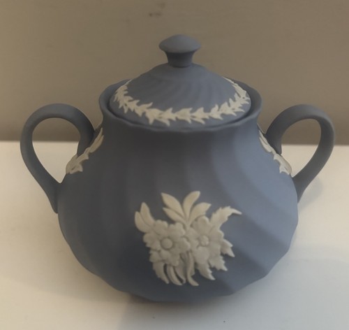 Wedgwood blue jasperware - blue,