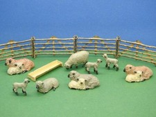 BRITAINS VINTAGE LEAD FARM SERIES SHEEP LAMBS VNM WITH FENCING HURDLES + TROUGH