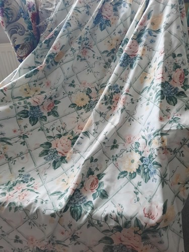 Vintage shabby chic frilly - ,