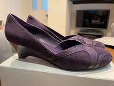 Russell and Bromley style