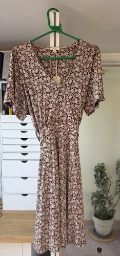 Fat face floral - face,