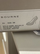 womens court shoes size 6 colour Pewter only worn twice. Immaculate condition