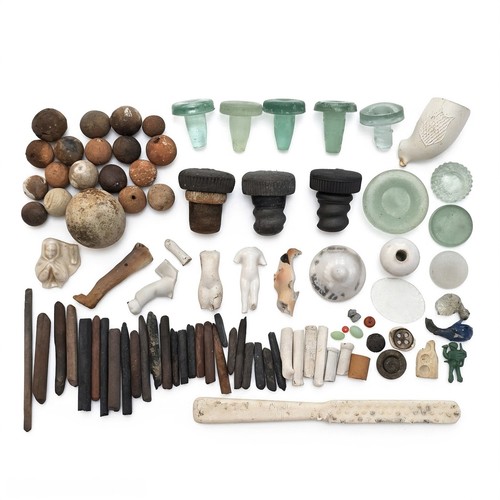 Antique mudlarking finds job - finds,