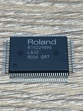Roland synthesizer LA32