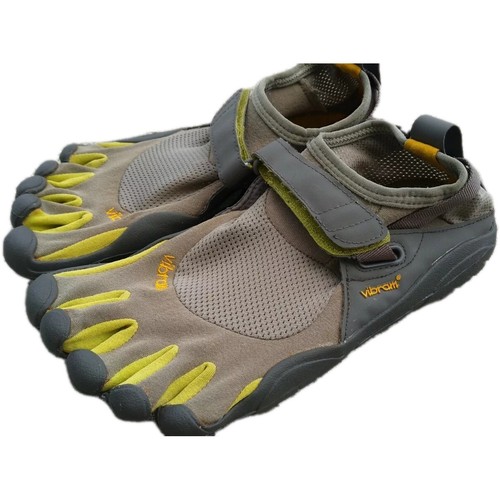 Vibram fingertoe shoes - 5,