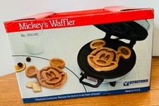 Mickey's Waffle Maker, Model