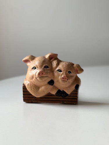 Vintage cast iron pig - cast,