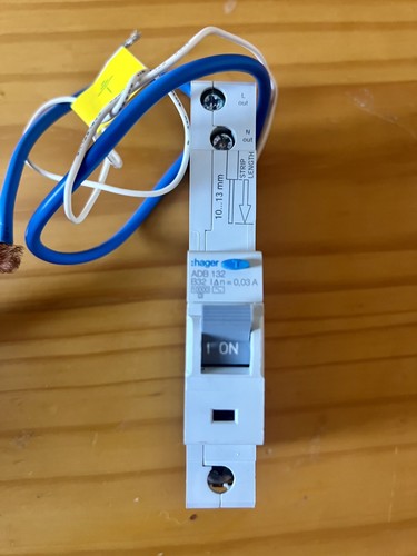 Hager adb 132 b32 - 132, single