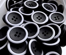 Buttons Large 34mm 54L Black &