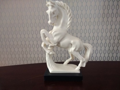 Vintage horse sculpture - vintage,