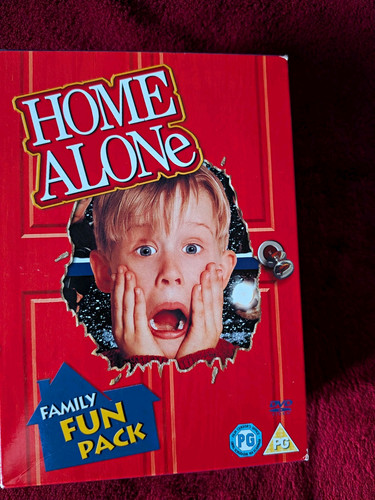 Home alone family - alone,