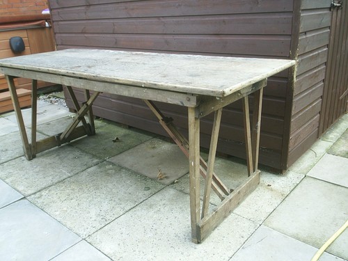 Army trestle table folding - /,