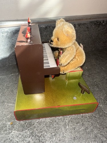 Rare nurnberger wind toy - wind, up