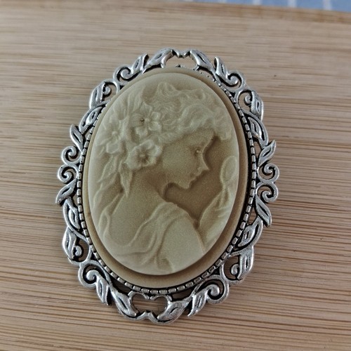 Big portrait cameo brooch pin - portrait,