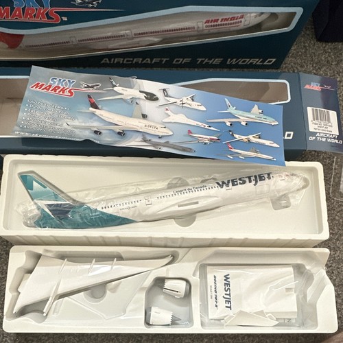 Sky marks westjet boeing - westjet,