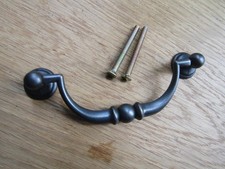 Cupboard handle Swing design