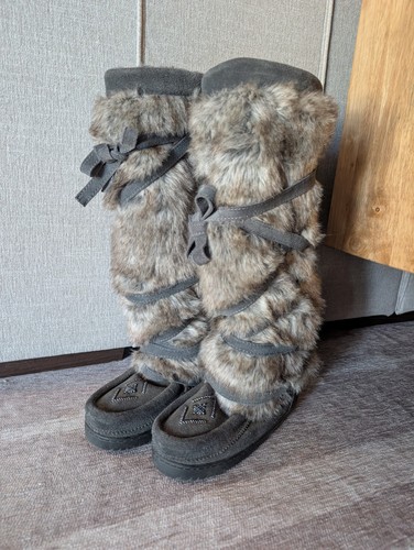 Manitobah mukluks womens size