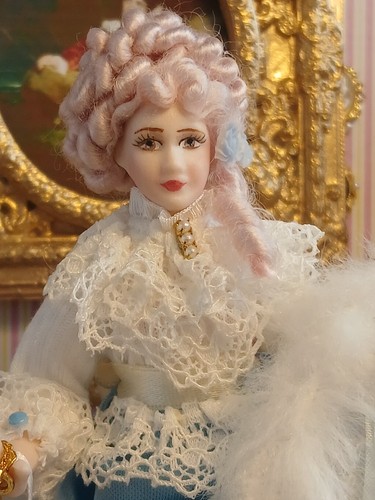 Porcelin dolls house - 1/12,