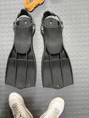 Apeks rk3 fins size large