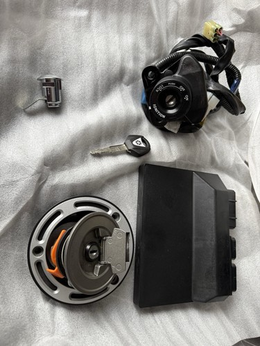 Yamaha lockset damaged - r1,