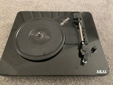 AKAI Stereo Turntable with 2 x