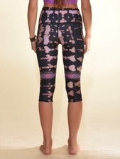 Teeki Leggings Crop Cusco Rambler Size S Pilates Yoga Anti Microbial Capri Gym