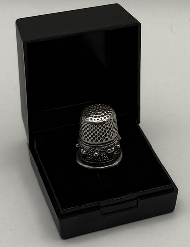 Italian silver thimble - silver,