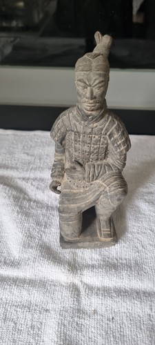 Small vintage kneeling - vintage,