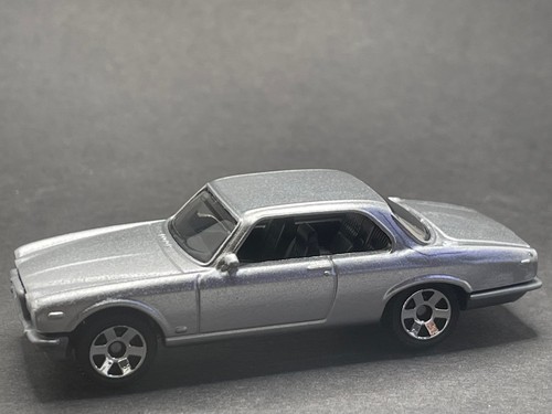 Matchbox 1977 jaguar xj6c - matchbox,