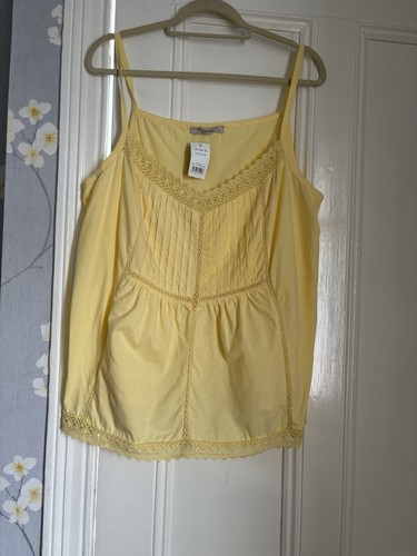 Bnwt ladies pretty yellow - bnwt,