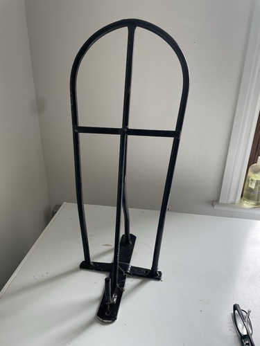 Wall mounted saddle racks - mounted,