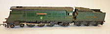 TRI-ANG 00 gauge SR BATTLE of BRITAIN LOCOMOTIVE - FIGHTER COMMAND - R869S, p
