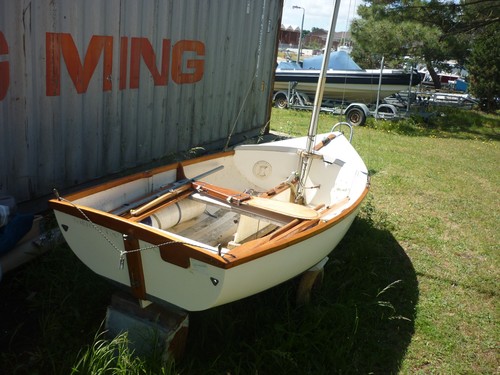 Scow sailing dinghy - scow,
