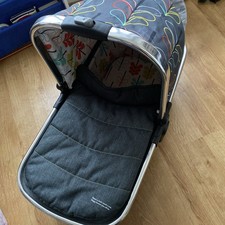 Cosatto Wow XL Nordik Carrycot. Pushchair Seat Pram. Great Condition Zips Work